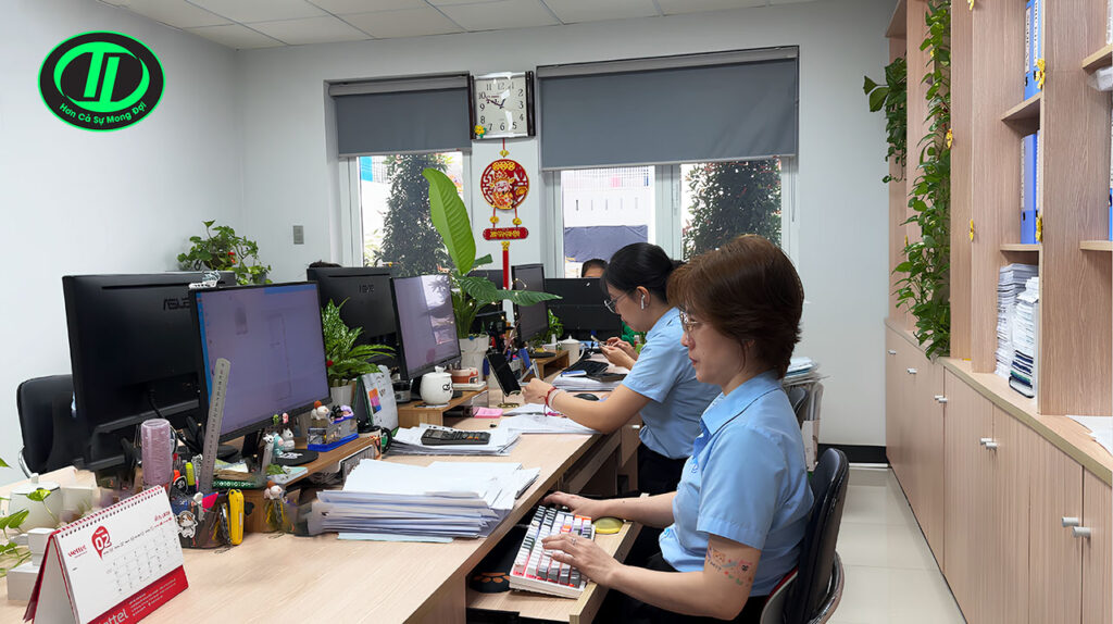 tạm hoãn xuất cảnh